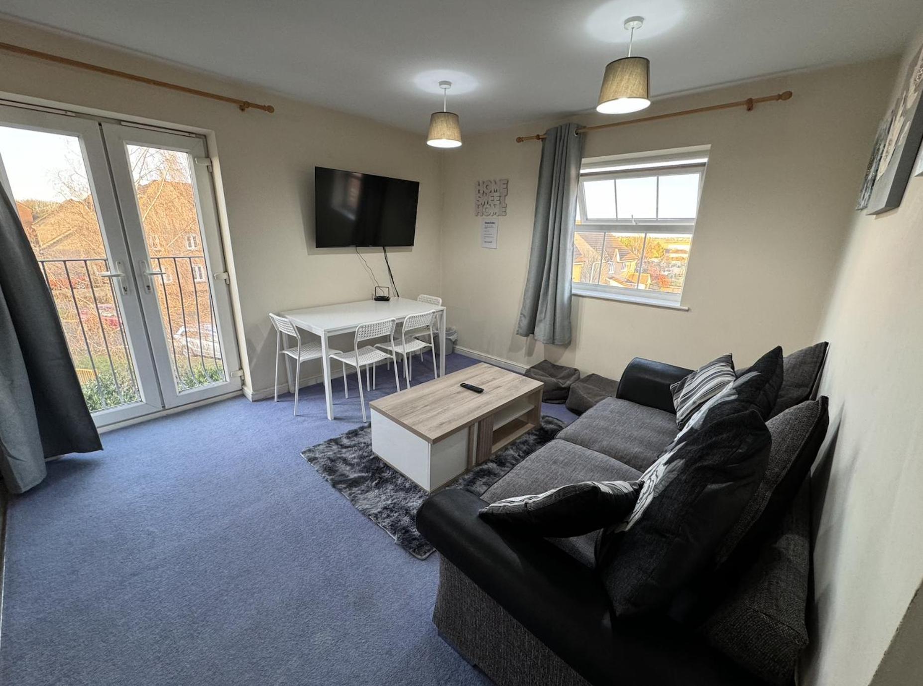 Modern Penthouse Apartment Wellingborough Exterior photo
